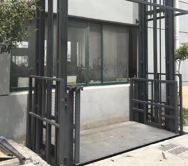 安康导轨式施工升降机助力民生工程提速增效